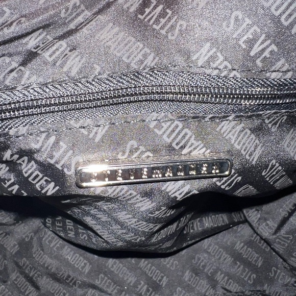 Steven Madden Crossbody - Picture 4 of 4